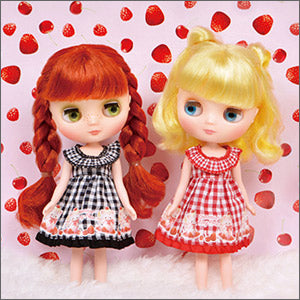 From Junie Moon’s Dear Darling fashion for dolls, MAKI Gingham Check Dress!