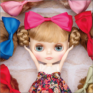 From “Dear Darling Fashion for Dolls” produced by Junie moon, a dress set using Liberty fabric is now available!