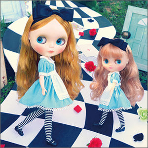 The Alice inspired dress set “All Alice” from “Dear Darling Fashion for Dolls”, produced by Junie moon, is now available!