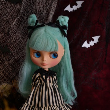 Junie Moonプロデュース Dear Darling fashion for dolls から新アイテム「つけ襟付きワンピース コウモリ」が発売です！
