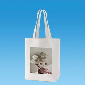 A new pattern is now available for the “Blythe Tote Bag”, which has a cute natural bucket shape!