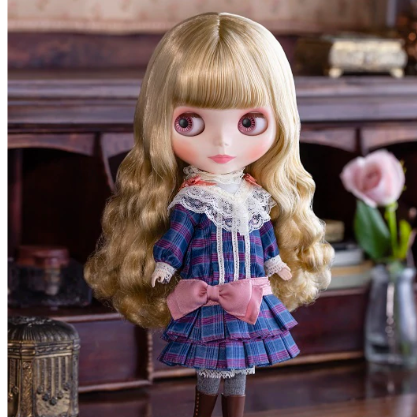 Neo Blythe Song of London Mary