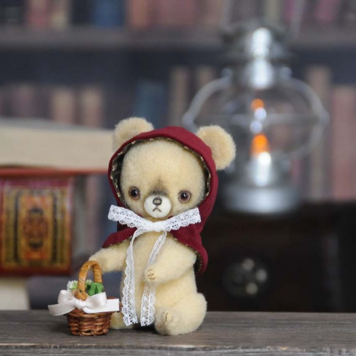 Load image into Gallery viewer, ☆OOAK☆ Stuffed Toy &amp;quot;Little Red (Yellow)&amp;quot; by SCI-beans
