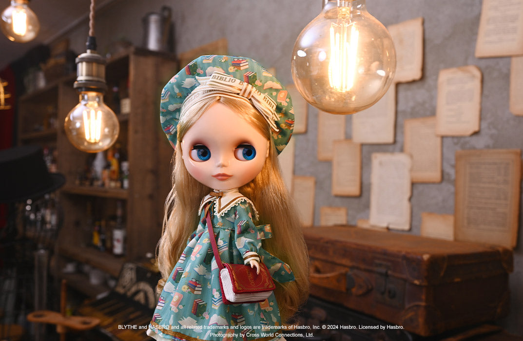 Neo Blythe “Kendra the Bibliophile"