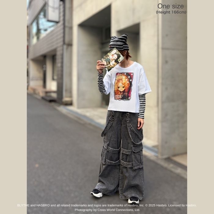 Blythe "Big T-shirts cropped" - wish for love and peace.