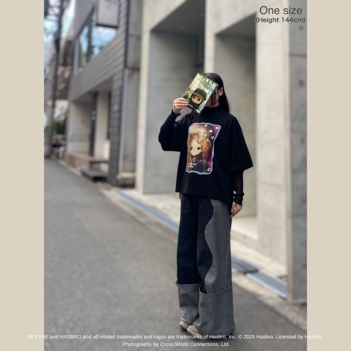 Blythe "Big T-shirts cropped" - wish for love and peace.